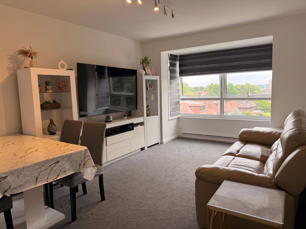 Brampton Grove, London, NW4 4BX