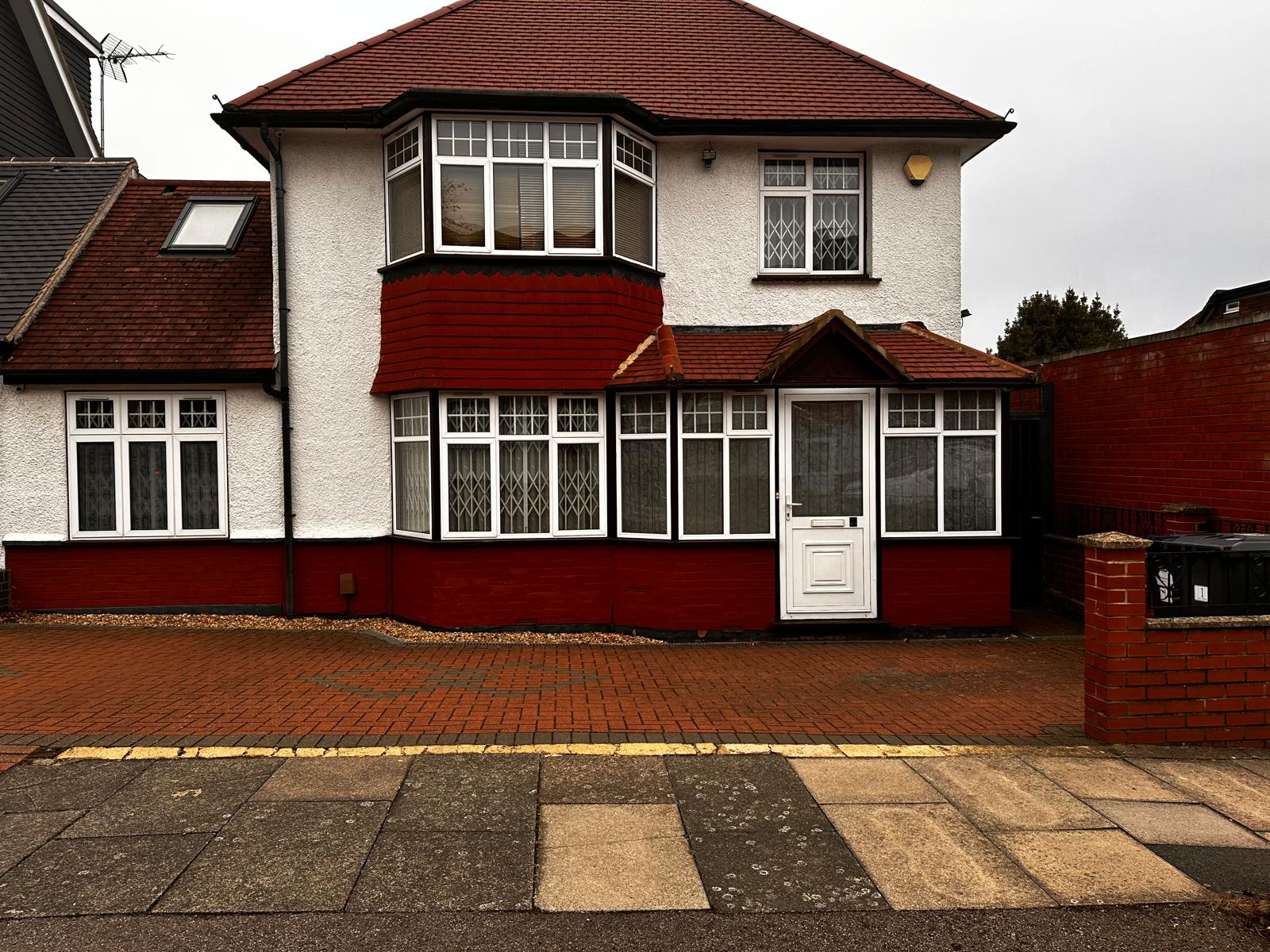 Elms Avenue, London, NW4
